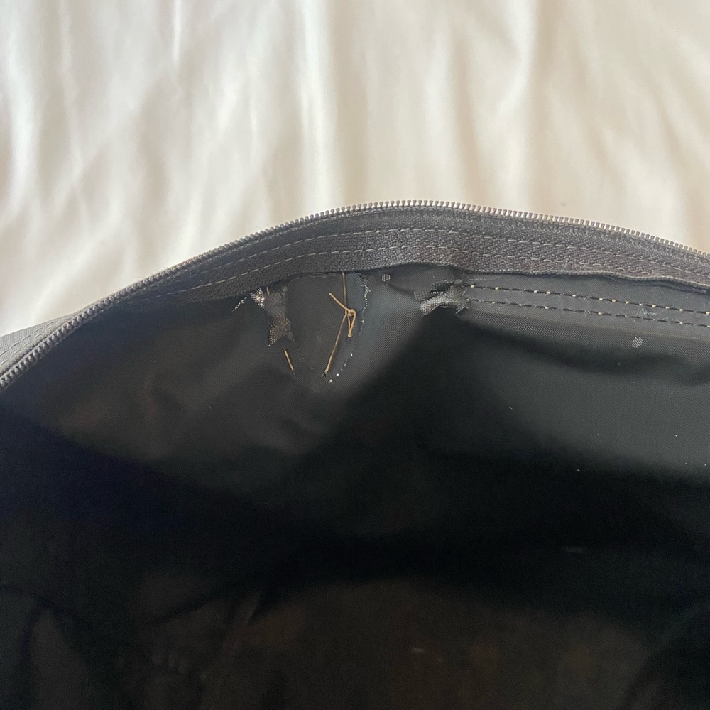 Longchamp Le Pliage Tote - Picture 4 of 6